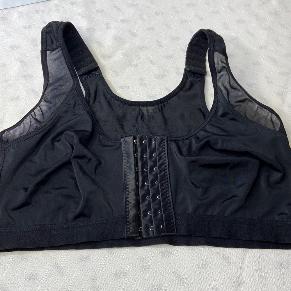 Black surgical bra with adjustable front and strap eyelet closure size XL used